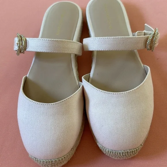 New Stuart Weitzman Canvas shoes. Size 7. Light pink. - Picture 3 of 8